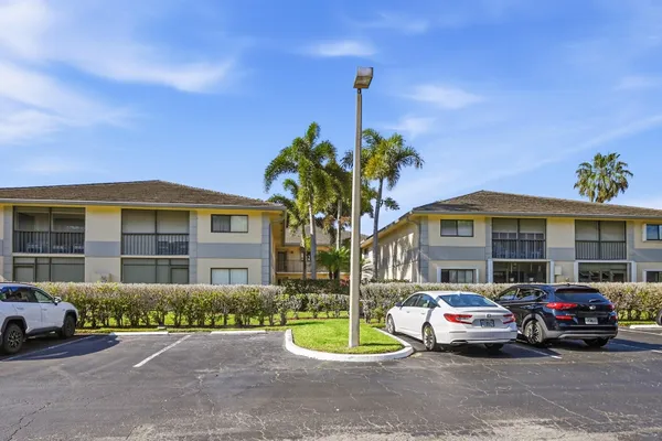 Property Slideshow image 2 of 31 | 15378 lakes of delray blvd 15, Delray Beach, FL, 33484