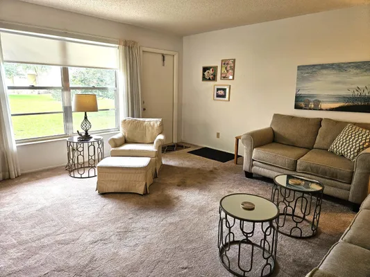 Property Slideshow image 2 of 36 | 35 vis gdns trl, Vero Beach, FL, 32962