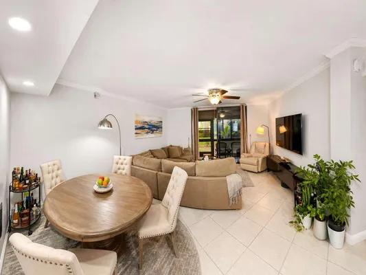 Property Slideshow image 2 of 15 | 5160 las verdes cir 103, Delray Beach, FL, 33484
