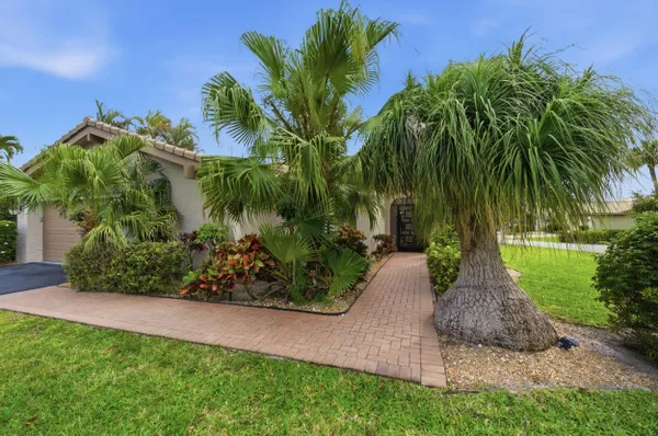 Property Slideshow image 2 of 51 | 5743 lakeview mews cir, Boynton Beach, FL, 33437