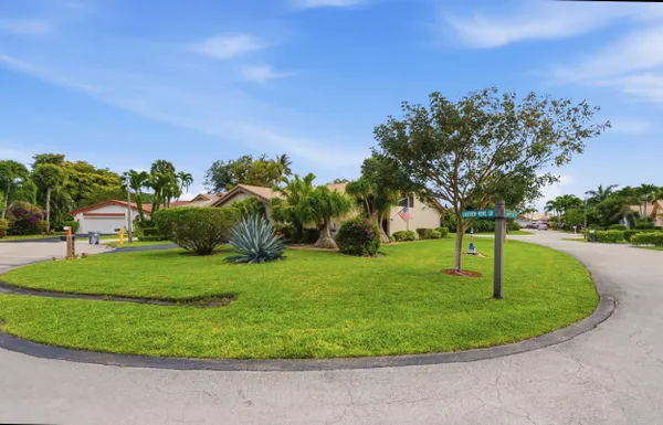 Property Slideshow image 3 of 51 | 5743 lakeview mews cir, Boynton Beach, FL, 33437