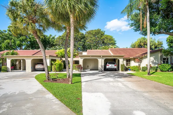 Property Slideshow image 2 of 40 | 5944 forest grove dr 3, Boynton Beach, FL, 33437