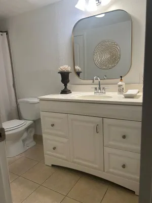 Property Slideshow image 3 of 7 | 410 se 2nd st, Hallandale Beach, FL, 33009