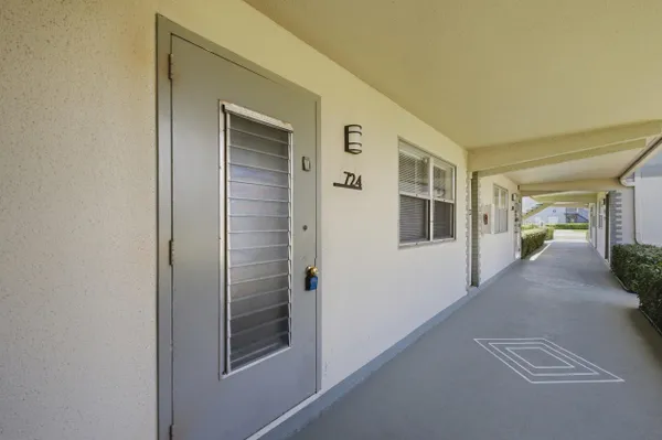 Property Slideshow image 3 of 34 | 724 flanders p p, Delray Beach, FL, 33484