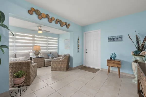 Property Slideshow image 2 of 41 | 1177 s drive cir b, Delray Beach, FL, 33445