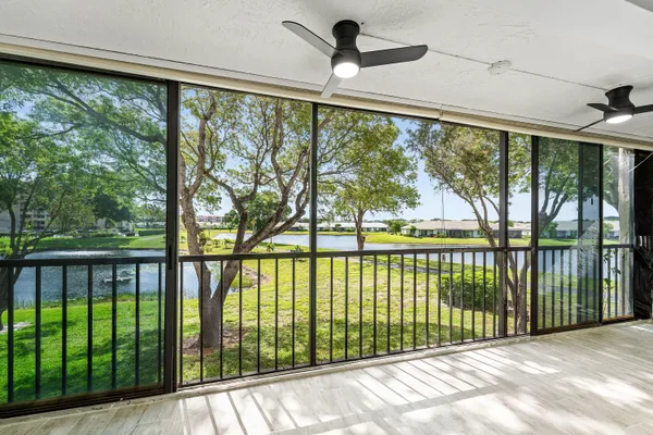 Property Slideshow image 2 of 43 | 7192 huntington ln 208, Delray Beach, FL, 33446
