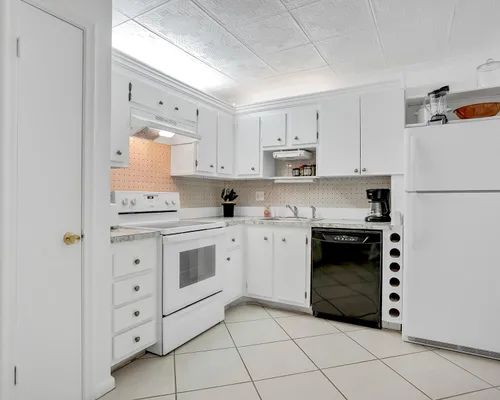 Property Slideshow image 2 of 22 | 2061 nw 47th ter 103, Lauderhill, FL, 33313