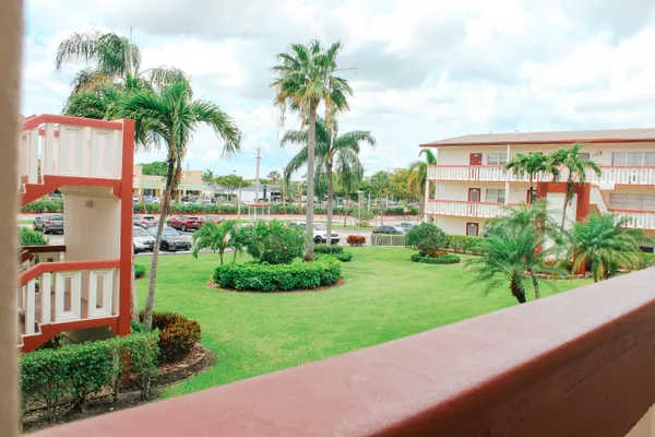 Property Slideshow image 3 of 16 | 66 brighton, Boca Raton, FL, 33434