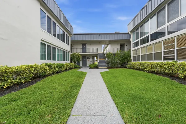 Property Slideshow image 2 of 37 | 566 piedmont l l, Delray Beach, FL, 33484