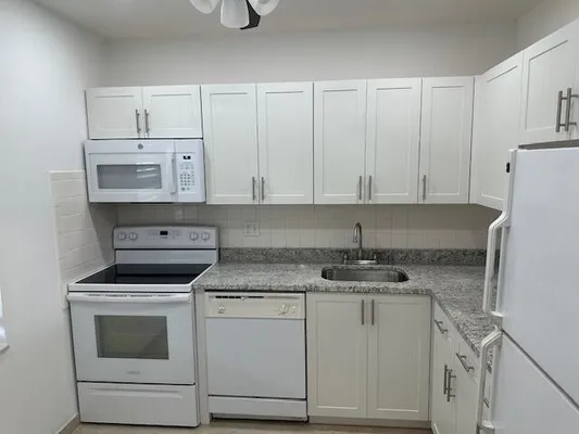 Property Slideshow image 2 of 15 | 7805 w atlantic blvd 202, Margate, FL, 33063