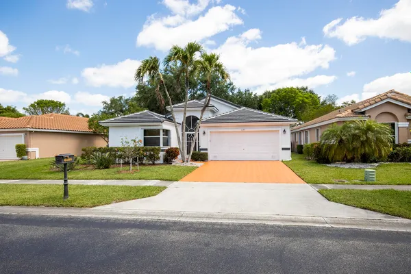 Property Slideshow image 2 of 37 | 6395 tiara dr, Boynton Beach, FL, 33437