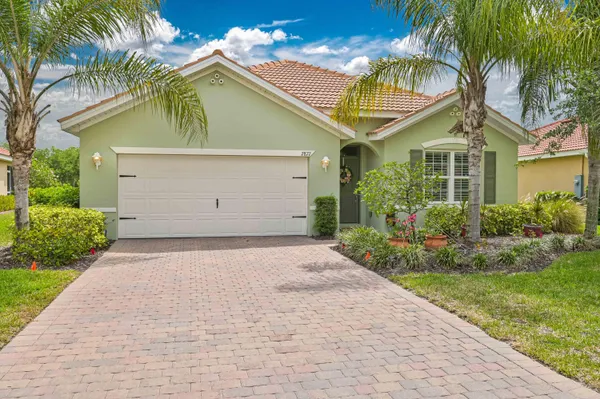 Property Slideshow image 2 of 35 | 2877 apple blossom dr, Alva, FL, 33920