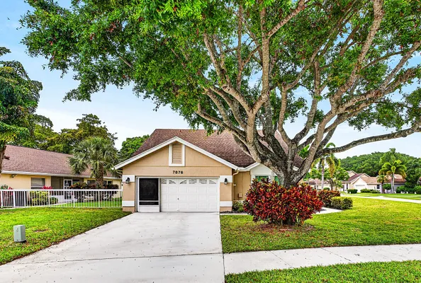 Property Slideshow image 2 of 40 | 7876 lake champlain ct, Delray Beach, FL, 33446