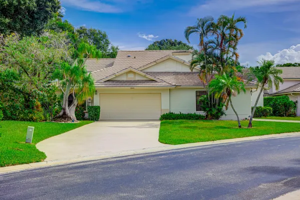 Property Slideshow image 2 of 19 | 10868 stafford cir, Boynton Beach, FL, 33436