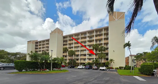 Property Slideshow image 3 of 24 | 14460 strathmore ln 307, Delray Beach, FL, 33446
