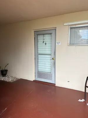 Property Slideshow image 2 of 8 | 2606 garden dr 107, Lake Worth Beach, FL, 33461