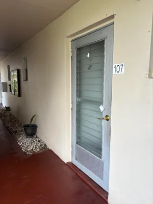 Property Slideshow image 3 of 8 | 2606 garden dr 107, Lake Worth Beach, FL, 33461