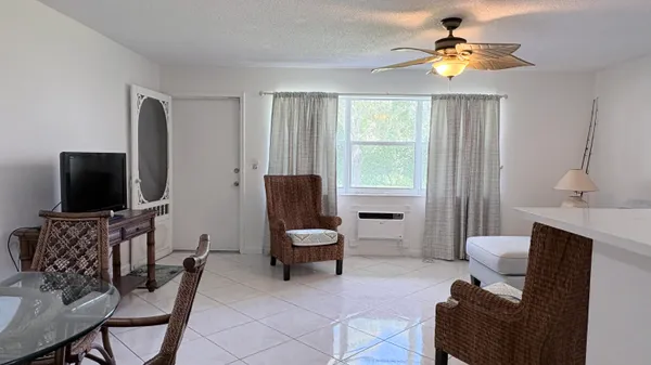 Property Slideshow image 3 of 31 | 200 horizon w 102, Boynton Beach, FL, 33435