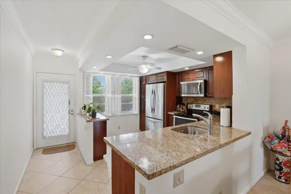 Property Slideshow image 3 of 21 | 3004 portofino isle e2, Coconut Creek, FL, 33066