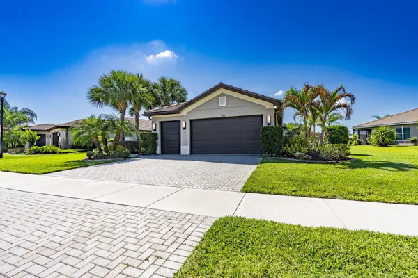 Property Slideshow image 3 of 125 | 11402 sw half moon lake ln, Port St. Lucie, FL, 34987