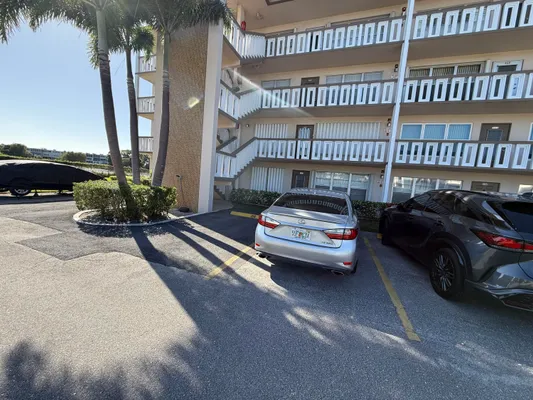 Property Slideshow image 2 of 32 | 313 greenbrier b b, West Palm Beach, FL, 33417