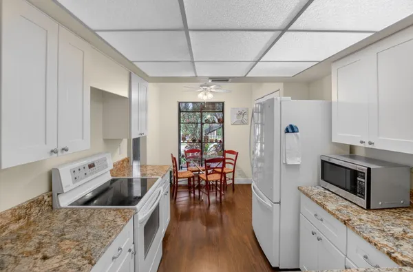 Property Slideshow image 3 of 57 | 5021 oakhill ln 114, Delray Beach, FL, 33484