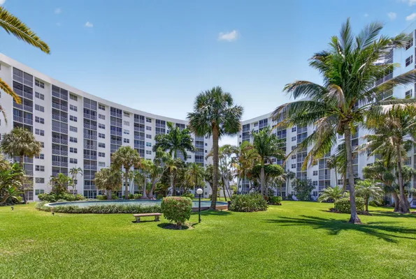 Property Slideshow image 2 of 42 | 2731 ne 14th street cswy 405, Pompano Beach, FL, 33062