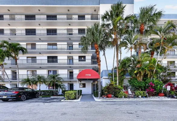 Property Slideshow image 2 of 32 | 7770 tahiti ln 102, Lake Worth, FL, 33467