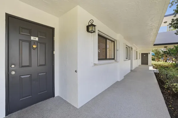 Property Slideshow image 3 of 28 | 4725 e lucerne lakes blvd blvd 114, Lake Worth, FL, 33467