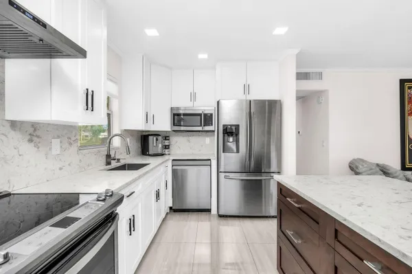 Property Slideshow image 3 of 20 | 92 valencia dr d, Delray Beach, FL, 33446