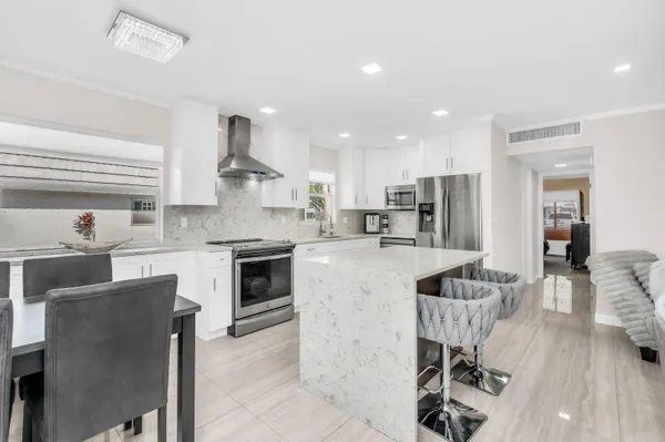 Property Slideshow image 2 of 26 | 92 valencia dr d, Delray Beach, FL, 33446