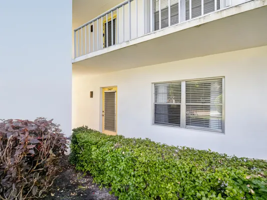 Property Slideshow image 3 of 24 | 1225 nw 21st st 2407, Stuart, FL, 34994