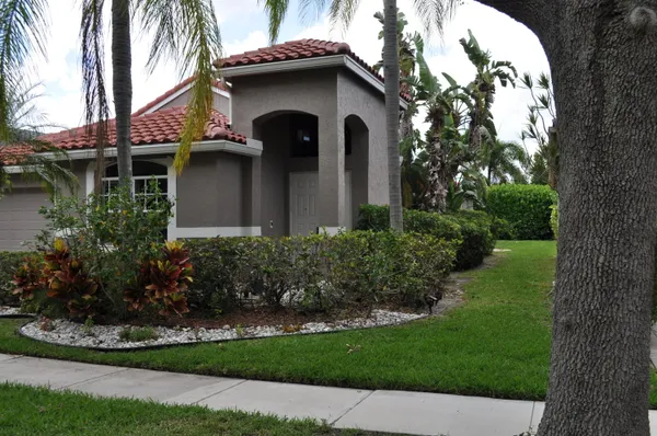 Property Slideshow image 2 of 19 | 10034 diamond lake dr, Boynton Beach, FL, 33437