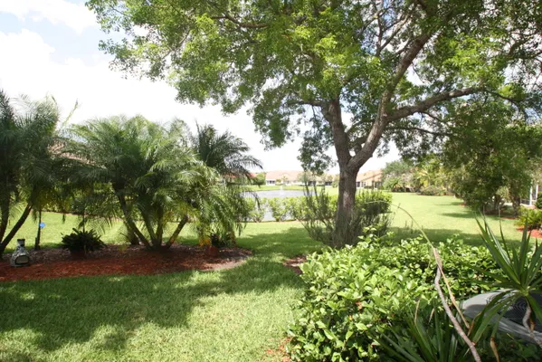 Property Slideshow image 3 of 6 | 6500 oxford cir 103, Vero Beach, FL, 32966