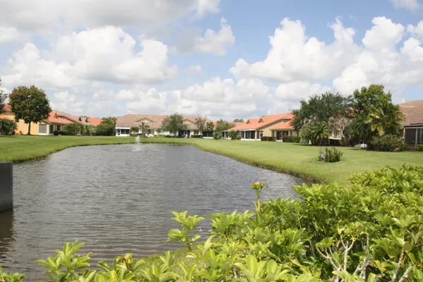 Property Slideshow image 3 of 35 | 6500 oxford cir 103, Vero Beach, FL, 32966