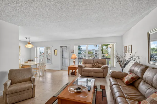 Property Slideshow image 3 of 38 | 202 wellington d d, West Palm Beach, FL, 33417