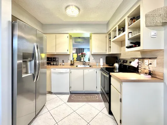 Property Slideshow image 3 of 33 | 7006 huntington ln, Delray Beach, FL, 33446