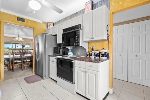 Property Slideshow image 3 of 37 | 6768 10th ave 410, Greenacres, FL, 33467