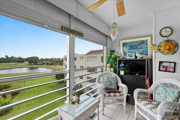 Property Slideshow image 2 of 37 | 6768 10th ave 410, Lake Worth, FL, 33467