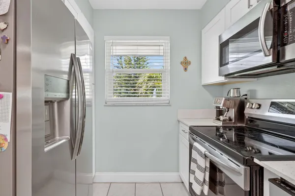 Property Slideshow image 3 of 49 | 1176 bayshore dr 205, Fort Pierce, FL, 34949
