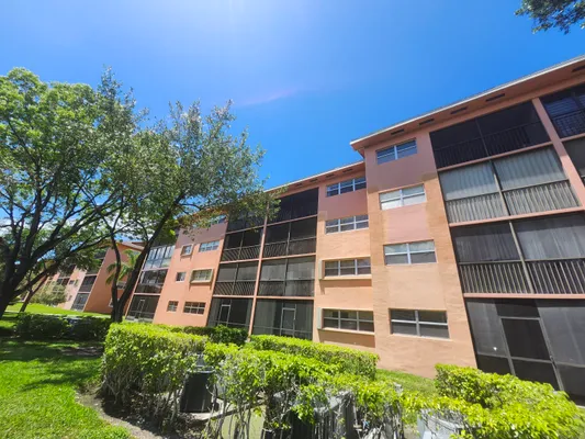 Property Slideshow image 2 of 28 | 601 sw 142nd ave 413q, Pembroke Pines, FL, 33027