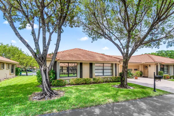 Property Slideshow image 2 of 27 | 4625 rosewood tree ct a, Boynton Beach, FL, 33436