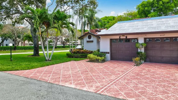 Property Slideshow image 2 of 52 | 6329 royal manor cir a, Delray Beach, FL, 33484