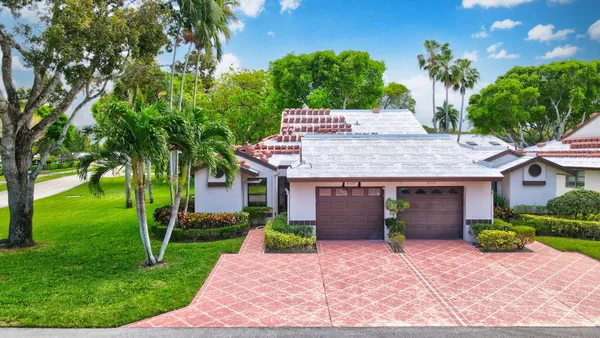 Property Slideshow image 3 of 52 | 6329 royal manor cir a, Delray Beach, FL, 33484