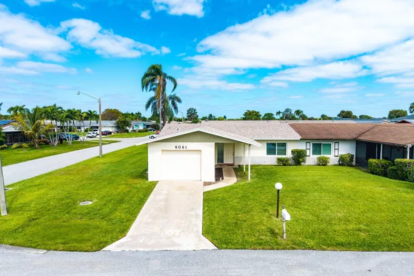 Property Slideshow image 3 of 48 | 6061 stanley ln, Delray Beach, FL, 33484