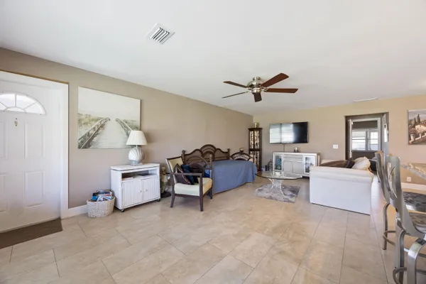 Property Slideshow image 3 of 18 | 150 s blvd b, Boynton Beach, FL, 33435