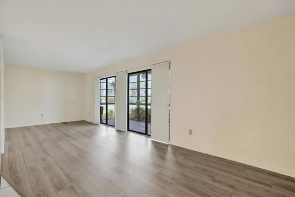 Property Slideshow image 3 of 30 | 9758 n belfort cir 110, Tamarac, FL, 33321
