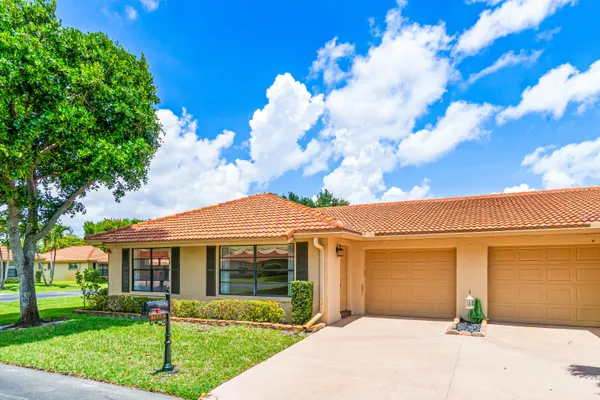 Property Slideshow image 2 of 31 | 4655 mahoe tree pl a, Boynton Beach, FL, 33436