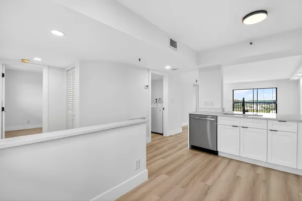 Property Slideshow image 3 of 73 | 6866 huntington ln 707, Delray Beach, FL, 33446