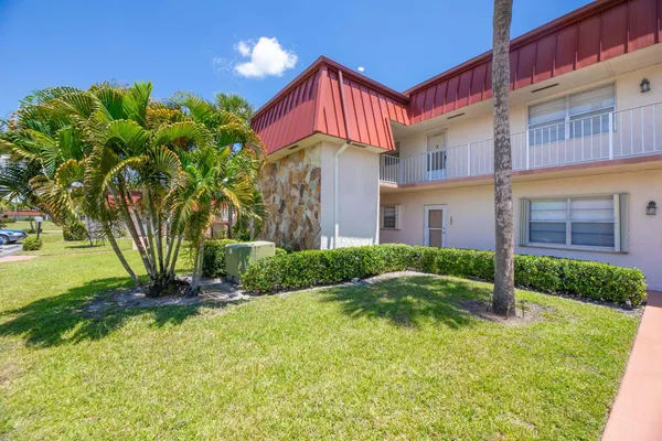Property Slideshow image 2 of 37 | 12016 s greenway cir cir 105, Royal Palm Beach, FL, 33411